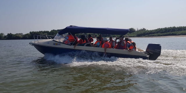 Transferuri Cu Barca In Delta